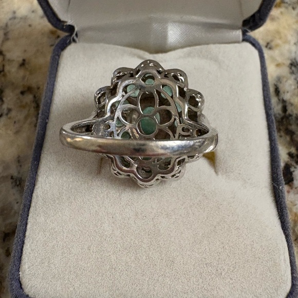 Vintage Emerald Ring - Picture 4 of 6